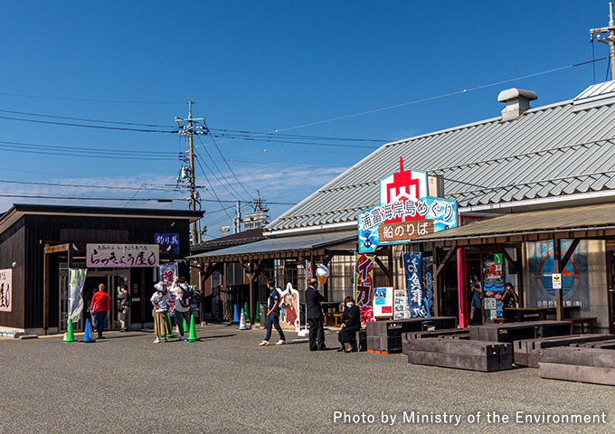 【サムネイル】浦富海岸（うらどめかいがん）島めぐり遊覧船