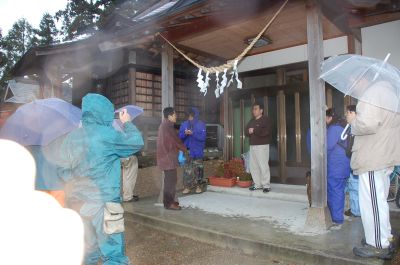 雨の中でのフィールドワーク研修