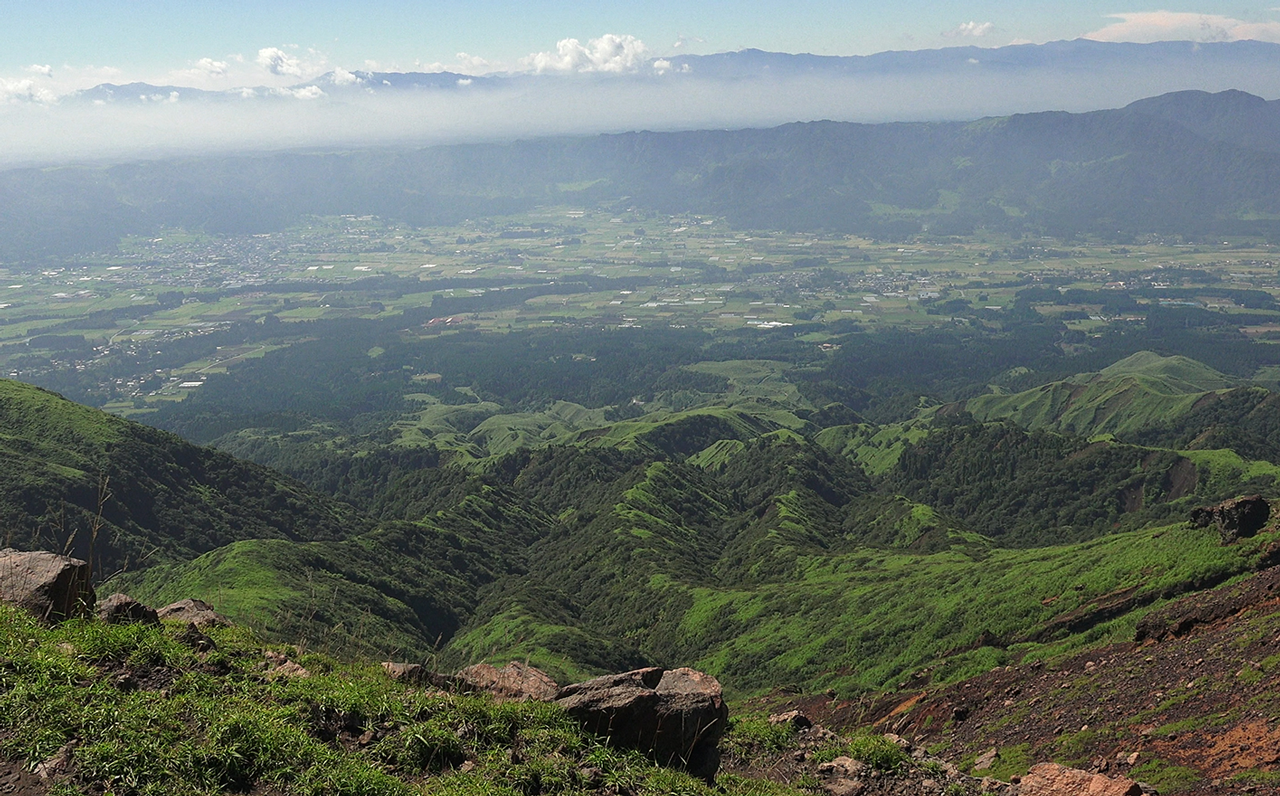 写真:大観峰から望む阿蘇五岳