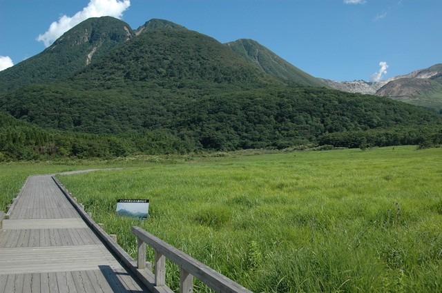 タイトル　タデ原湿原と三俣山