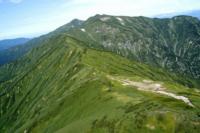 タイトル　飯豊連峰稜線