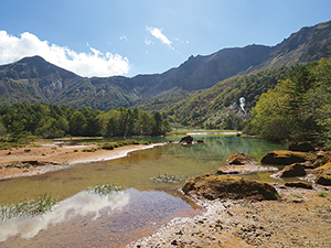 銅沼（磐梯山の火口湖）の写真