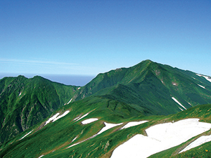 飯豊連峰の稜線の写真