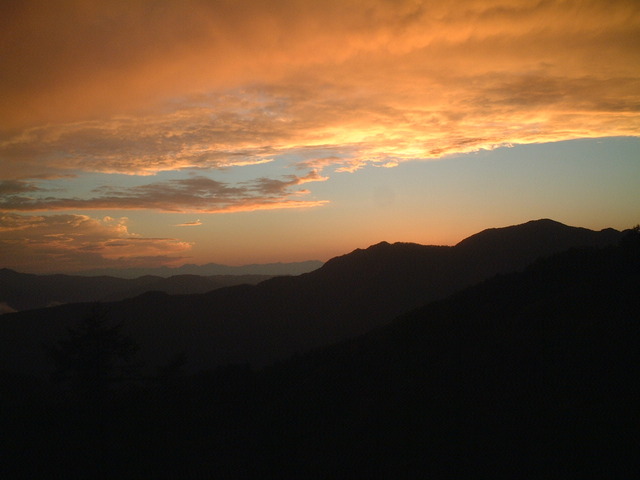 タイトル　雲取山の夕暮れ