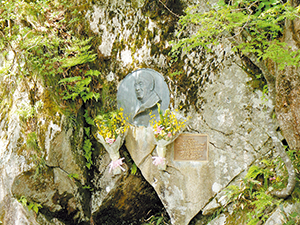 photo of A memorial Plaque of Walter Weston