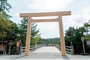 宇治橋と鳥居の写真