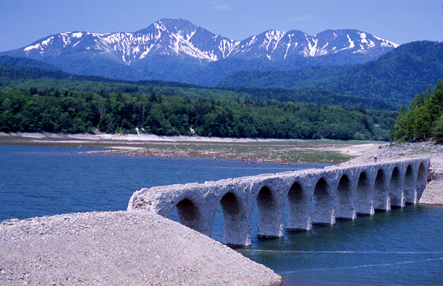 photo of Taushubetsu River Bridge and Lake Nukabira