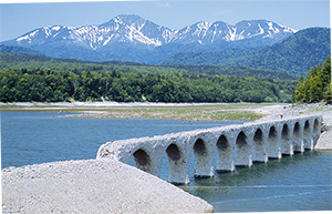 タウシュベツ川橋梁の写真