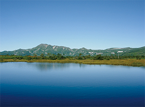 photo of Mt. Tomuraushi Viewed over Numa-no-hara High