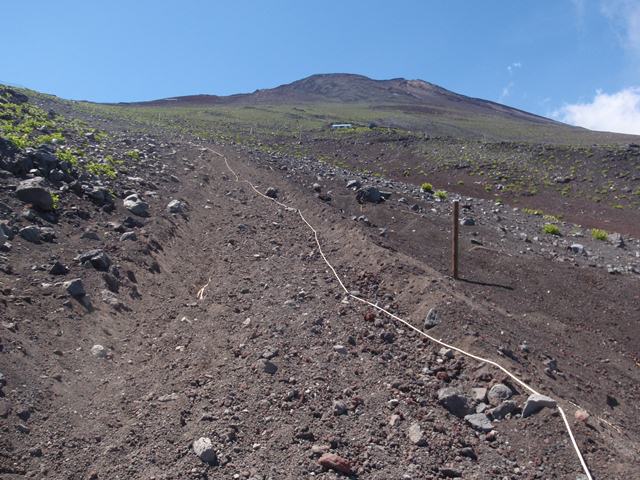 タイトル　御殿場口下山道より