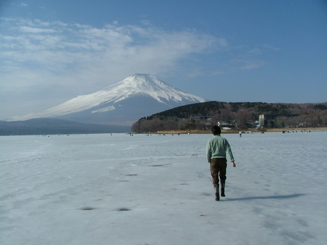 タイトル　山中湖全面結氷