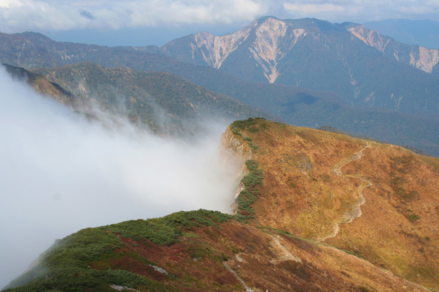 タイトル　御舎利から三方崩山