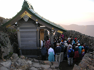 白山比咩神社奥宮の写真