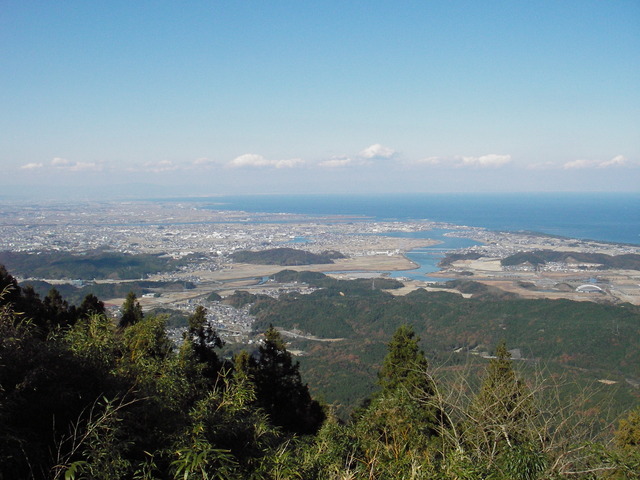 タイトル　朝熊山から伊勢方面-1