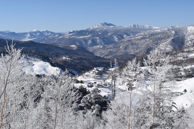 タイトル　晴天の冬、四阿山系