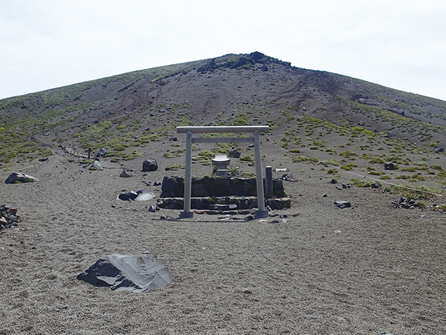 photo of Mt. Takachiho-no-mine