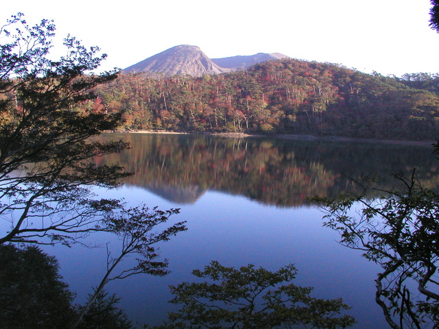 タイトル　紅葉の六観音御池