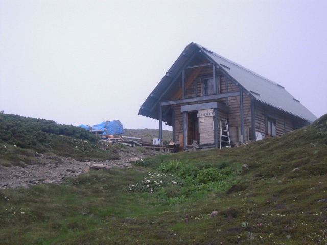 タイトル　中岳避難小屋