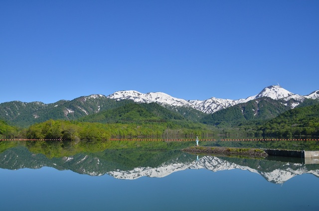 タイトル　｢初夏の笹ヶ峰高原乙見湖｣