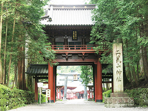 日光の社寺（二荒山神社）