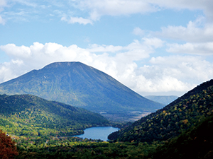 photo of Mt. Nantai and Lake Yunoko