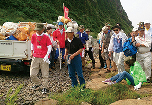 ボランティア協働清掃活動の写真