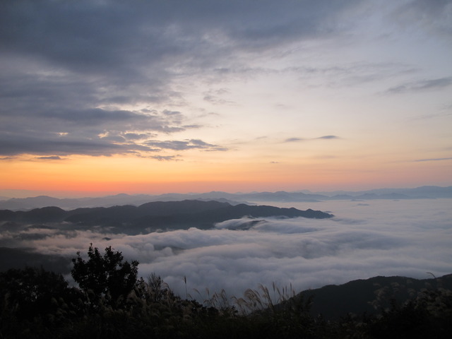 タイトル　来日岳雲海