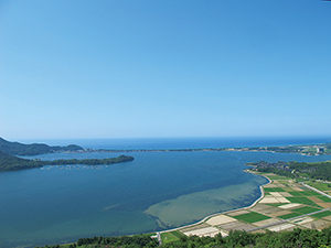 photo of Kumi-hama Bay