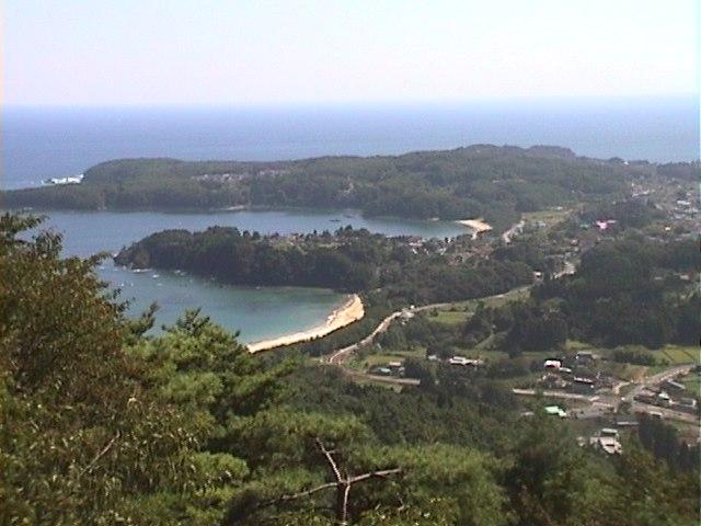 タイトル　田中浜、小田の浜・気仙沼大島亀山より（震災前）