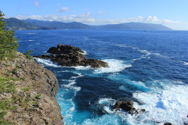 タイトル　碁石海岸より綾里崎を望む_10月