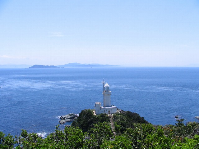 タイトル　佐田岬灯台と豊予海峡（愛媛県伊方町）