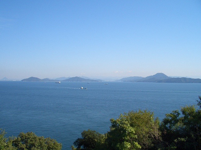 タイトル　笠岡諸島六島灯台からの眺め