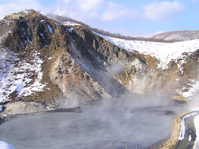 タイトル　冬の大湯沼