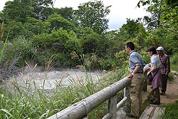 Staff to guide the mud volcanoes of Onuma Pond
