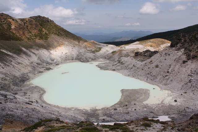 タイトル　焼山・湯沼・6月