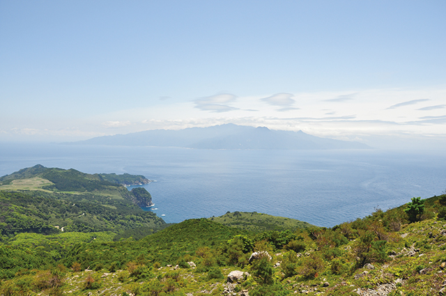 photo of Yakushima Island viewed from the Mt. Furu-dake mountain trail