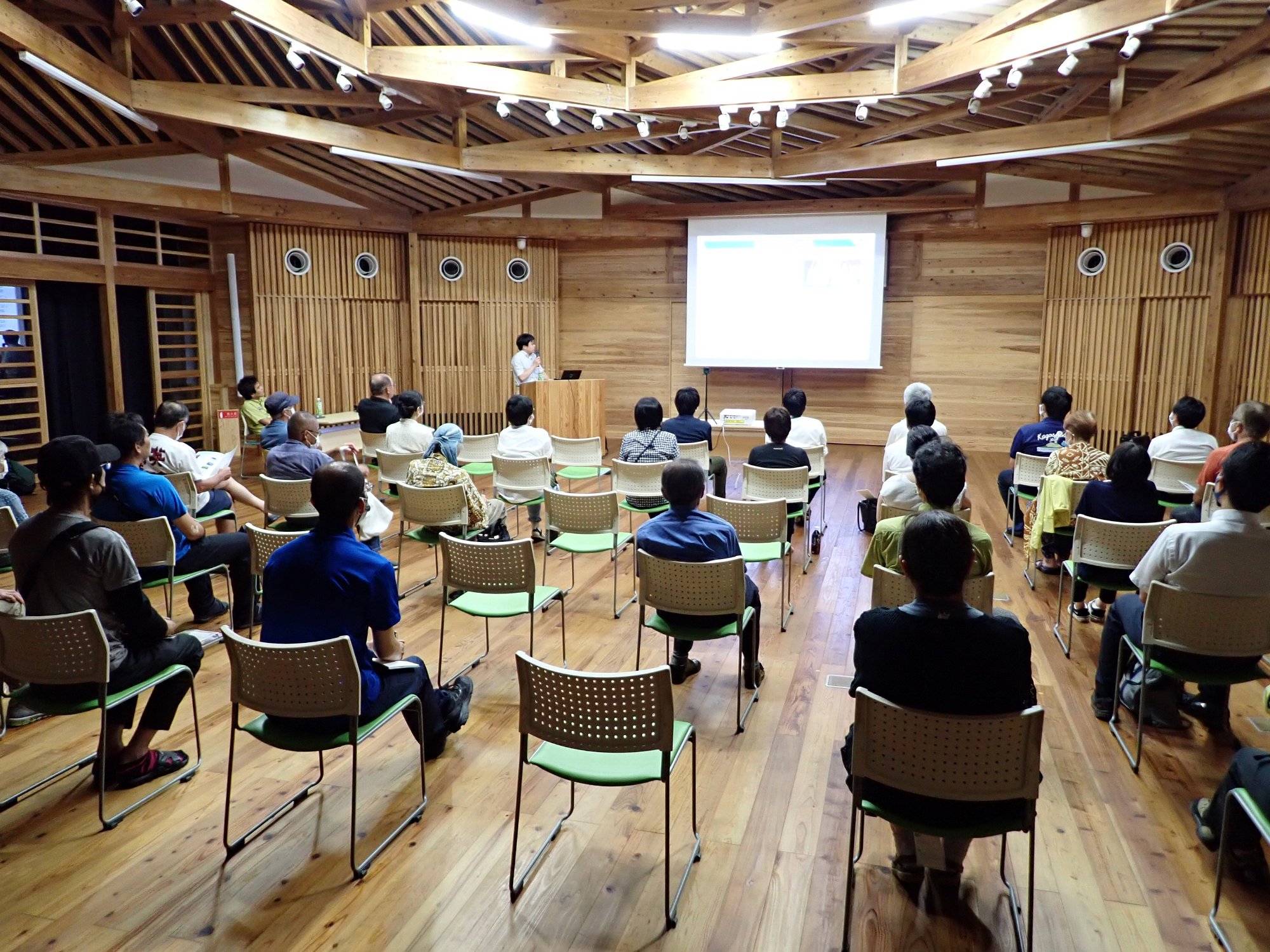 7月20日から屋久杉自然館で開催する「列島縦断！日本の世界自然遺産ものがたり」のプレ企画の講演会です。