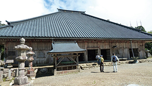 photo of Spiritual mountain climbing to the Ominesan-ji Temple continues even now. 
(Mt. Sanjogatake)