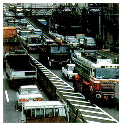 渋滞する自動車