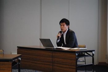 川端 達史 氏