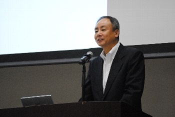 講演:足達 氏