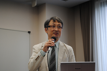 講演:足達 氏