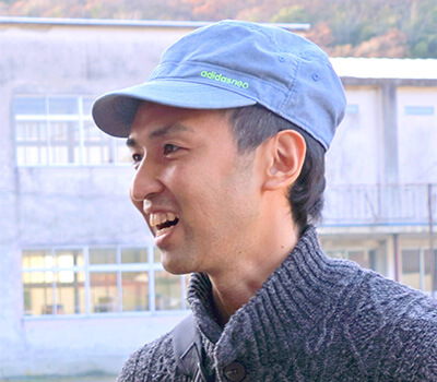 「小商いで自由に暮らす、房総いすみのDIYな働き方」を刊行した磯木(いそき)さんの写真