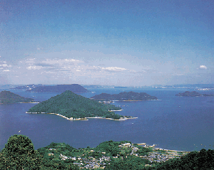 風光明媚な瀬戸内海の島々の写真