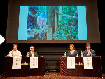 トークゲストの皆さん（左から冨樫氏、佐々木氏、奥田氏、橋本氏）